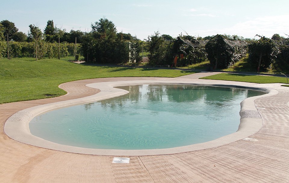 realizzazione piscina per hotel